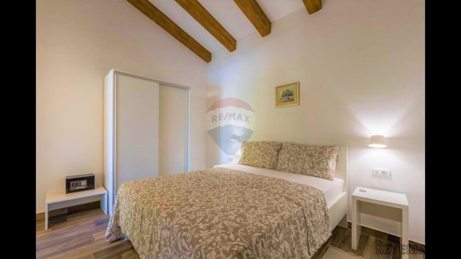 Istra,Kanfanar-2km-medena prizemnica na 880m2 okućnice - 5
