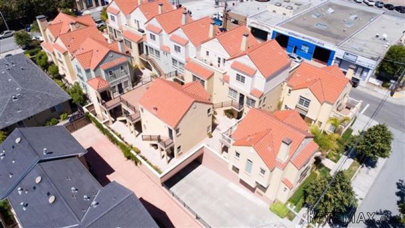 2 Bedrooms - Property - CA - For Sale