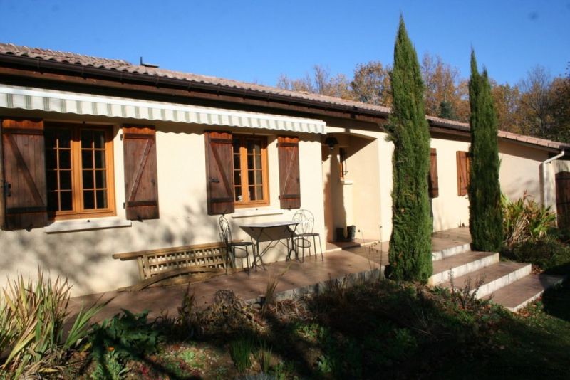 Beautiful 3 Bedroom Bungalow In..
