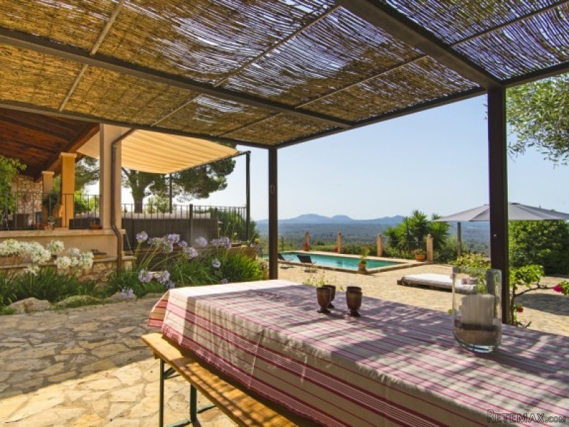 Beautiful Family Home In Puntiro