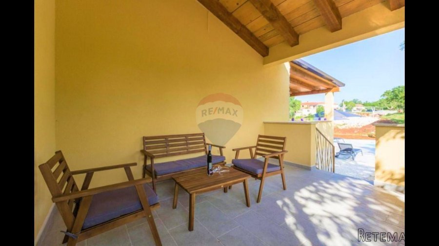 Istra,Kanfanar-2km-medena prizemnica na 880m2 okućnice - 8