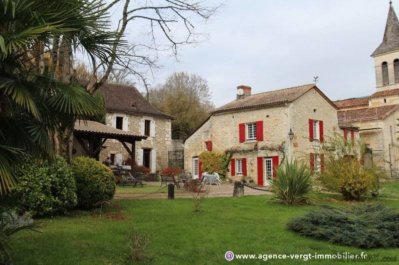 Ref 29336 : Plain Pied Dans Le Bourg De.. - 2