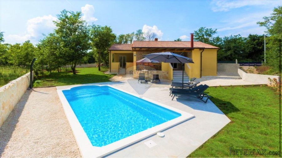 Istra,Kanfanar-2km-medena prizemnica na 880m2 okućnice - 10