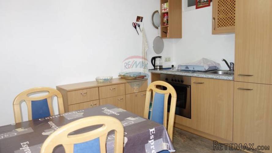 Pula, Vidikovac, kuća s apartmanima - 2