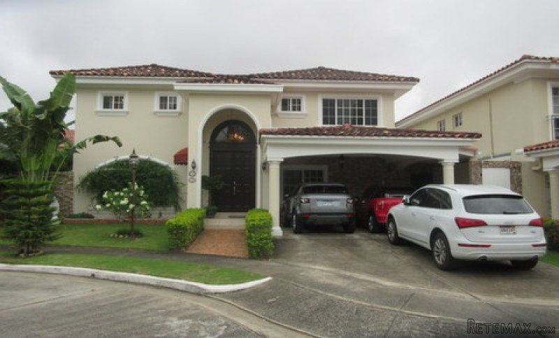 Beautiful House for Sale in Costa..