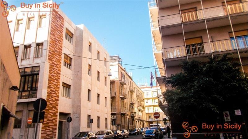 5 bedroom Apartment For Sale: Catania