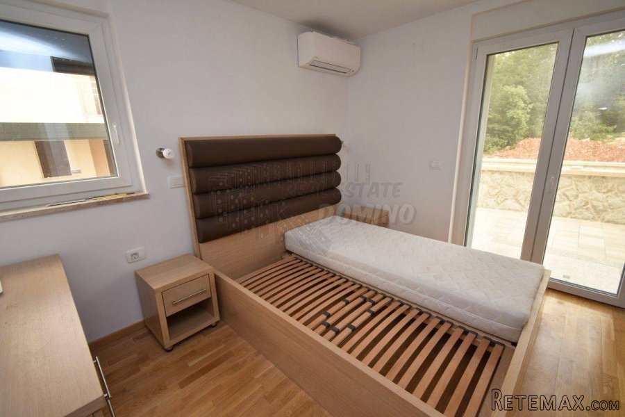 Apartman u novogradnji s vlastitom okućnicom! Njivice! - 12