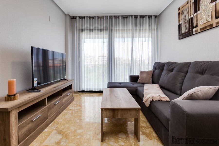 Apartamento reformado, ubicado a sólo 200 metros de la.. - 3