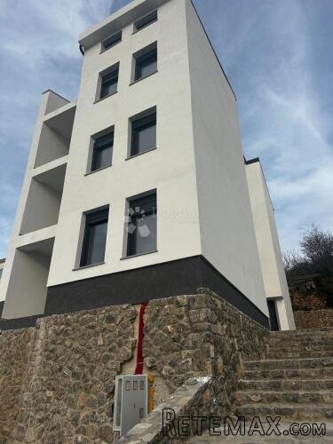 Apartman sa otvorenim pogledom na more