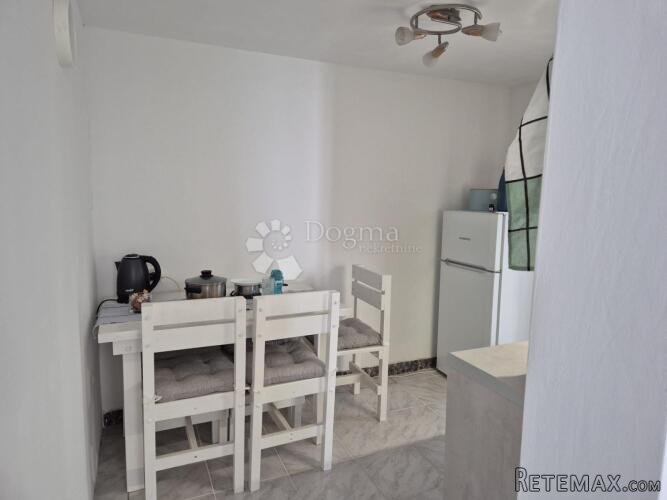 Lovran – kuća s 3 stana i okućnicom - 3