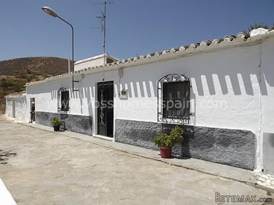 REDUCED and open to offers. Semi detached 140m2 country.. - 3