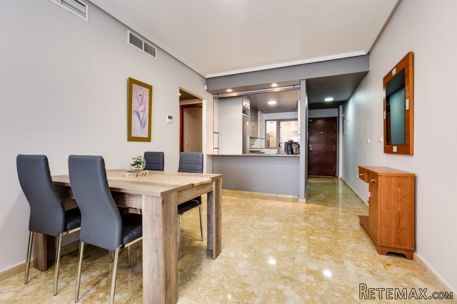 Apartamento reformado, ubicado a sólo 200 metros de la.. - 4