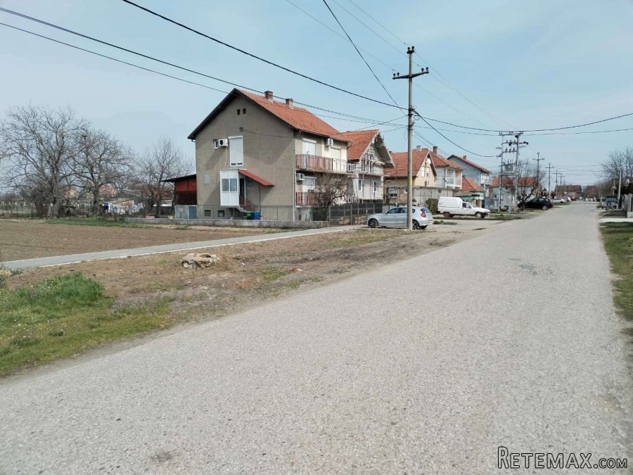 Plac u Dobanovcima - 4