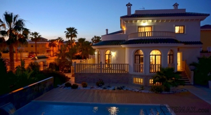 The Villa Is Located In Dona Pepa - 2