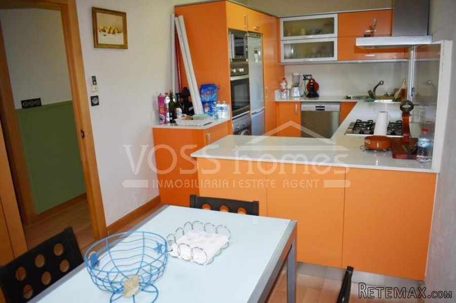 A traditional 2 bedroom (could be 4 or 5), 2.5 bathroom.. - 15