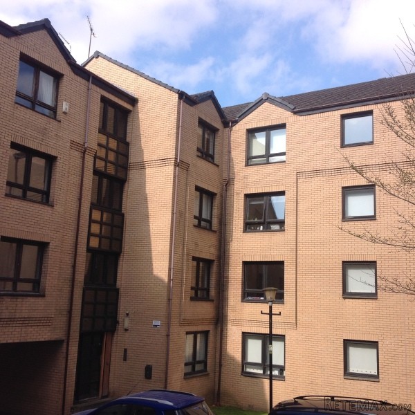 Flat 12, 37 Glenfarg St, St Georges..