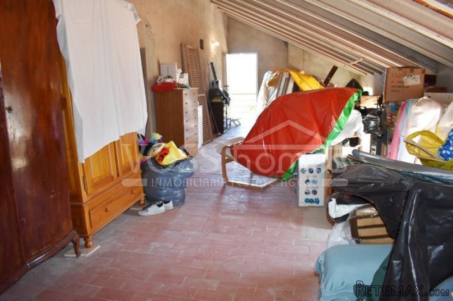 A traditional 2 bedroom (could be 4 or 5), 2.5 bathroom.. - 20