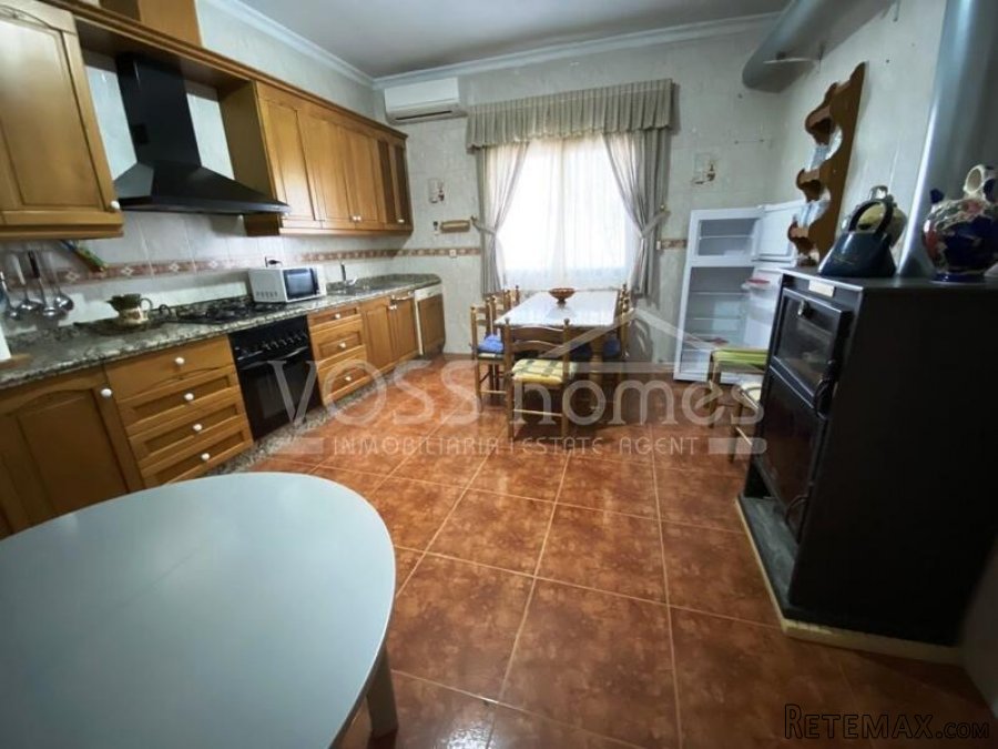NEW EXCLUSIVE LISTING TO VOSS HOMES - A large 3 bedroom.. - 20
