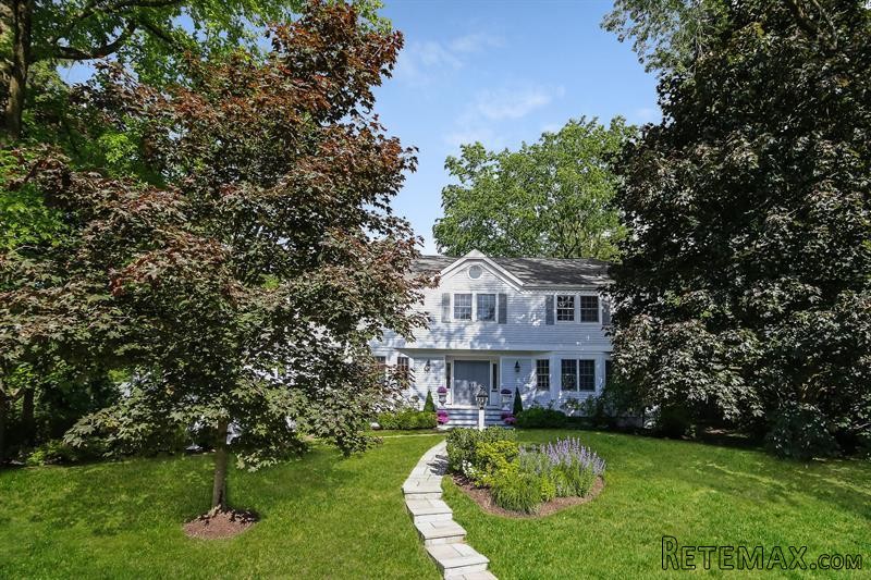 5 bedroom House For Sale: 28 Parkfield..