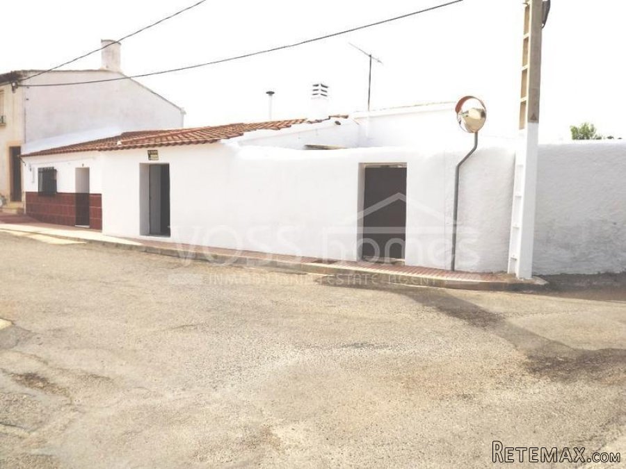 ABSOLUTE BARGAIN......A semi detached (but totally private).. - 2