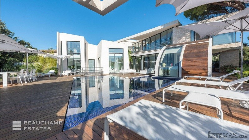 Exceptional Contemporary Property..