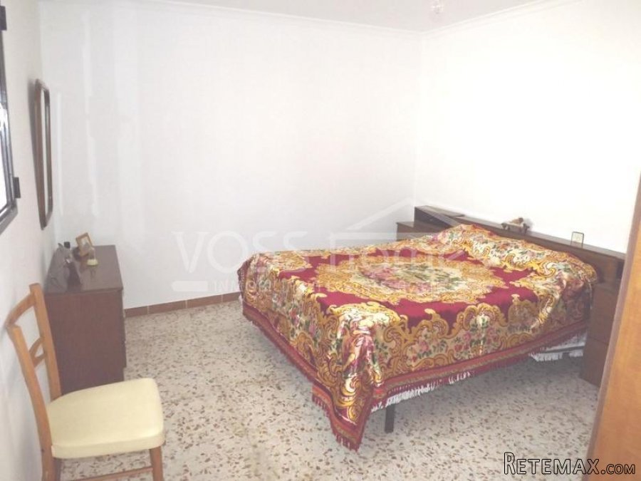 ABSOLUTE BARGAIN......A semi detached (but totally private).. - 5