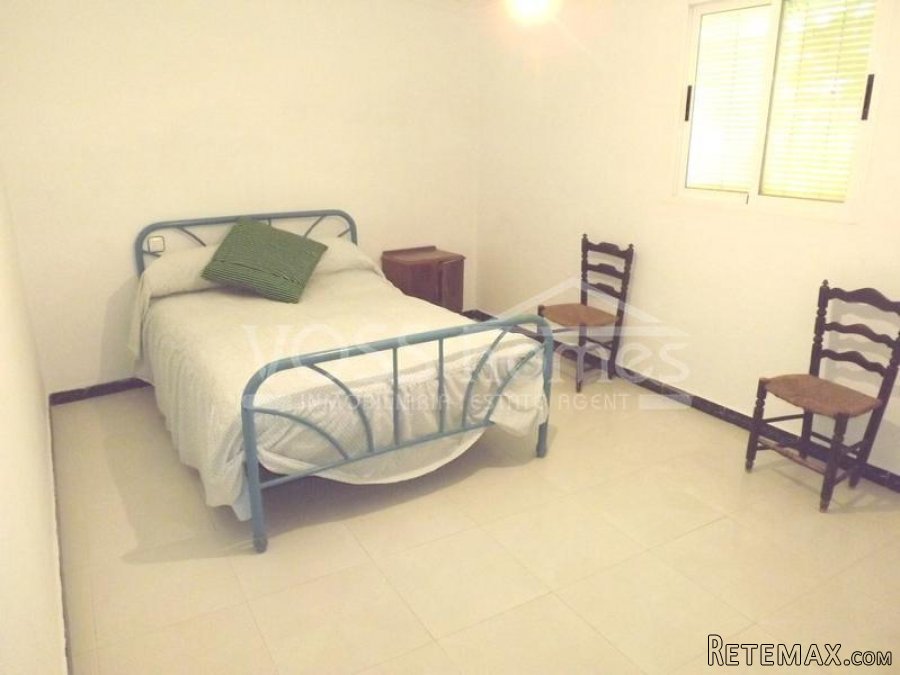 ABSOLUTE BARGAIN......A semi detached (but totally private).. - 6