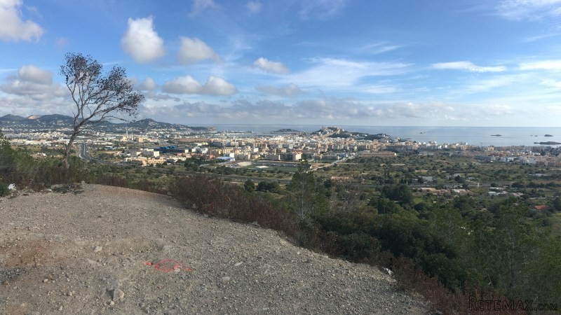 Plot The King of the World - Ibiza Town