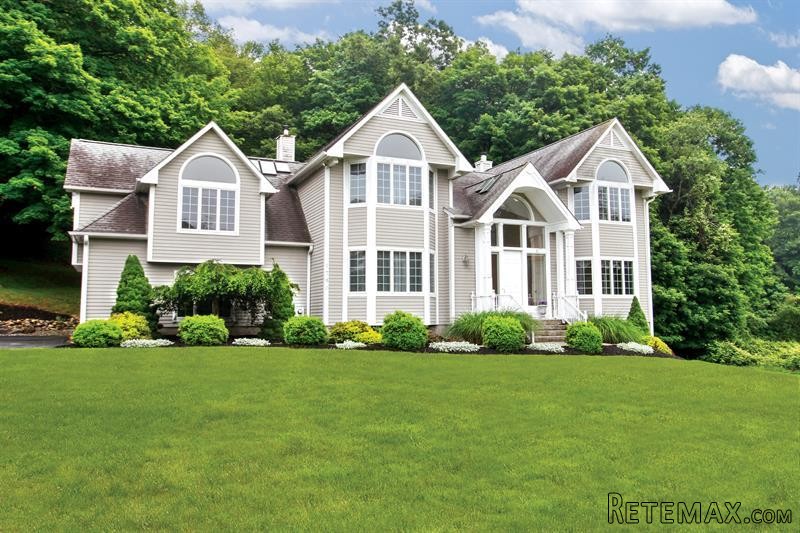 4 bedroom House For Sale: 1790..