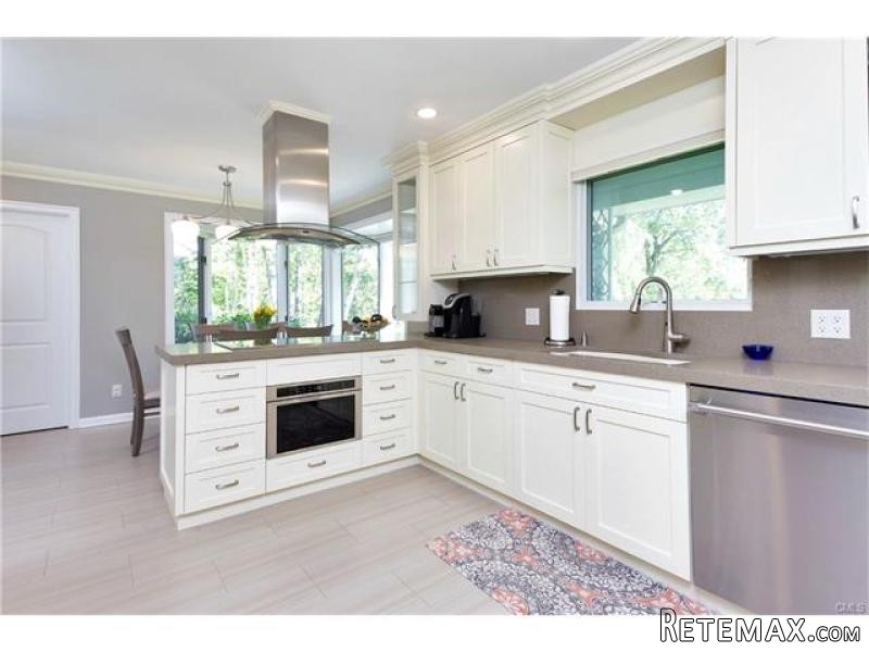 4 bedroom House For Sale: 6 DOGWOOD.. - 2