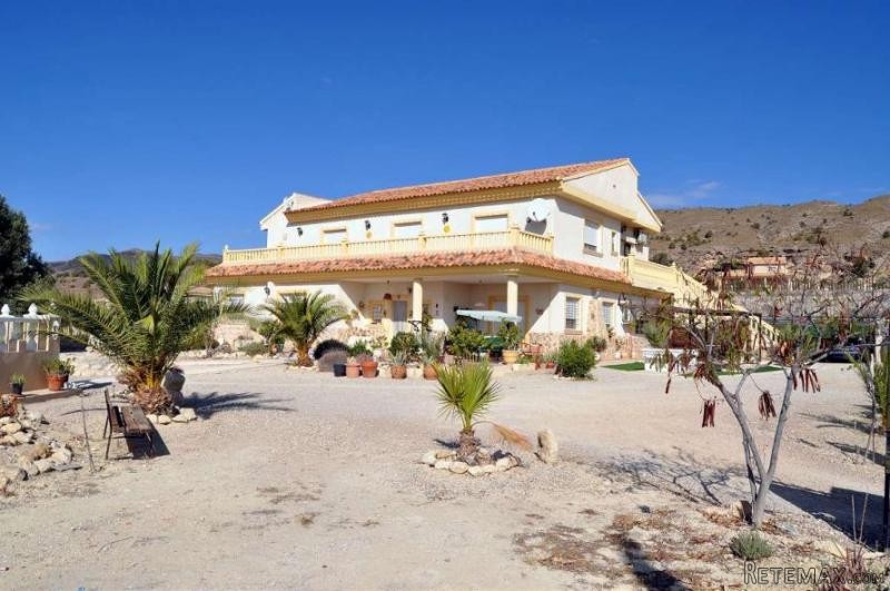 Large Guest House with apartments (Ref...