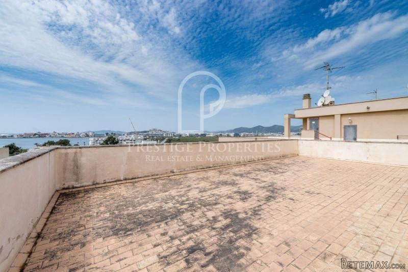 Penthouse in Talamanca with views to..