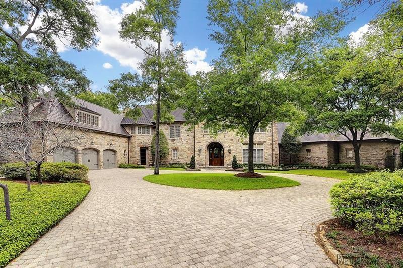 6 bedroom House For Sale: 15 Mott Lane..