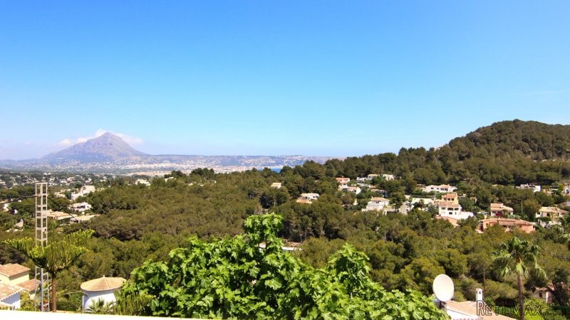BEAUTIFUL VILLA WITH OPEN PANORAMIC VIEW - 2