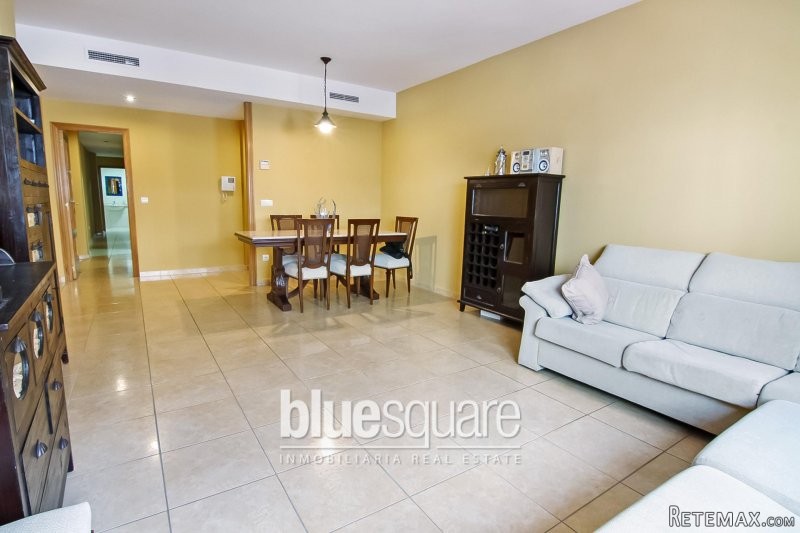 Great 2-bedroom apartment in the town..