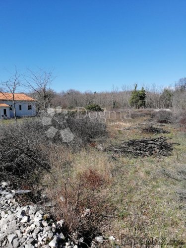 OTOK KRK GARICA GRAĐEVINSKI TEREN OD 2338 m2