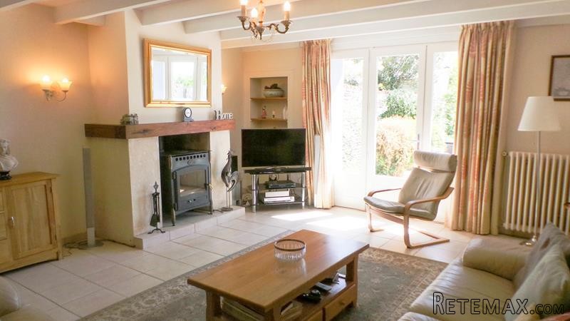 Charming And Well-Renovated 3-Bedroom.. - 2