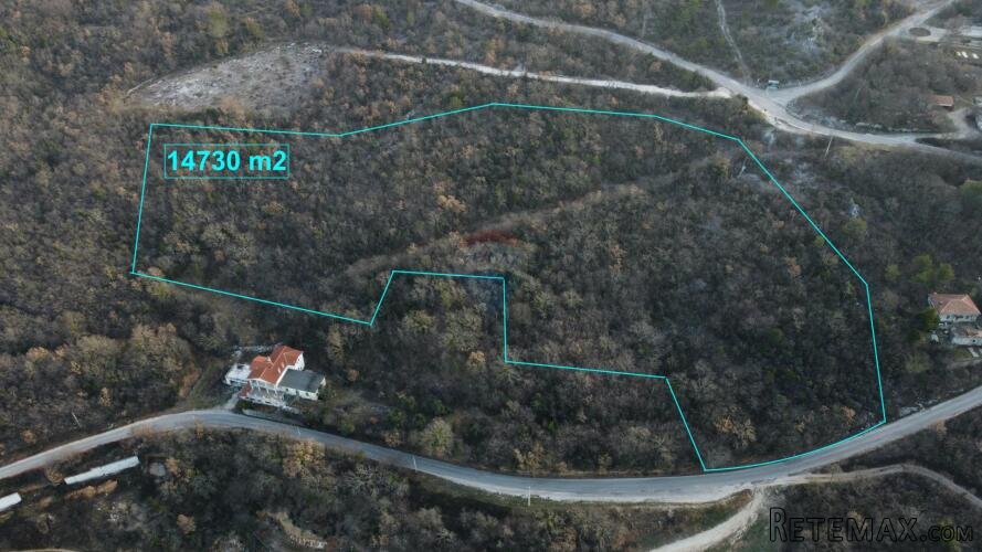 ISTRA, TRGET - negrađevinsko zemljište 14730 m2 - 2