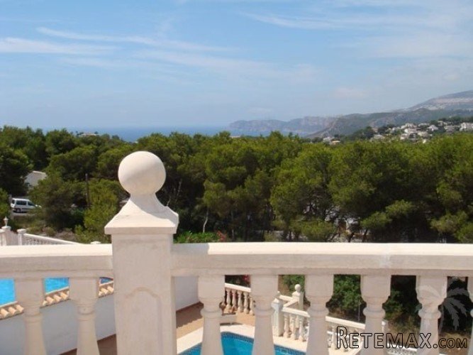 Villa with private pool and lovely sea views from the roof.. - 2