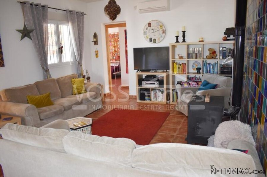 A spacious 3 bed, 2 bath country villa with H&C air con.. - 3