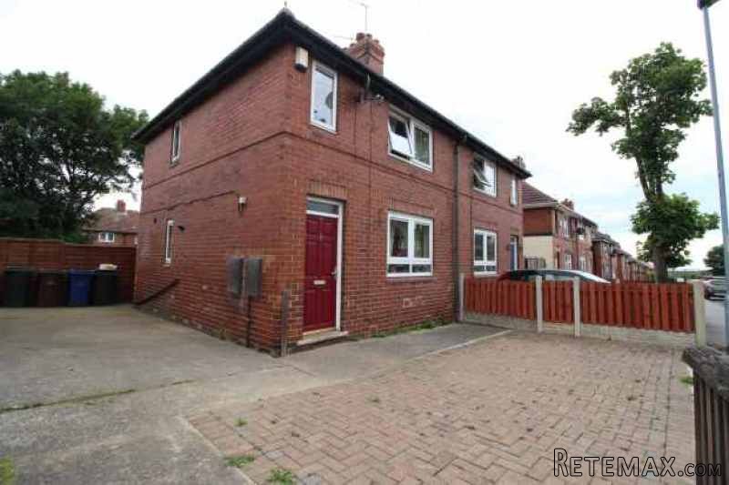 3 bedroom, Semi-detached House house..