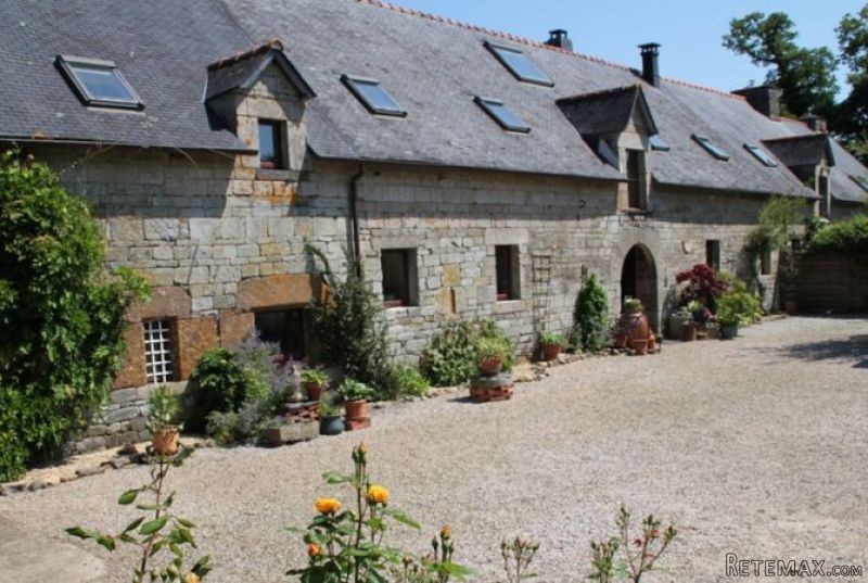 Longere Style House with Gites and Pool