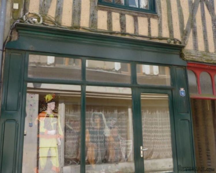 Retail Unit with Accommodation Above