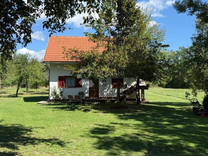 KUĆA S UREĐENIM DVORIŠTEM 2088 M2 , 70% IZGRADIVOSTI - 2