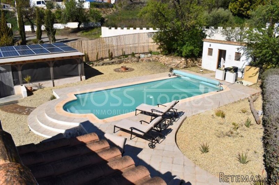 NEW & EXCLUSIVE TO VOSS HOMES - A beautifully & recently.. - 2