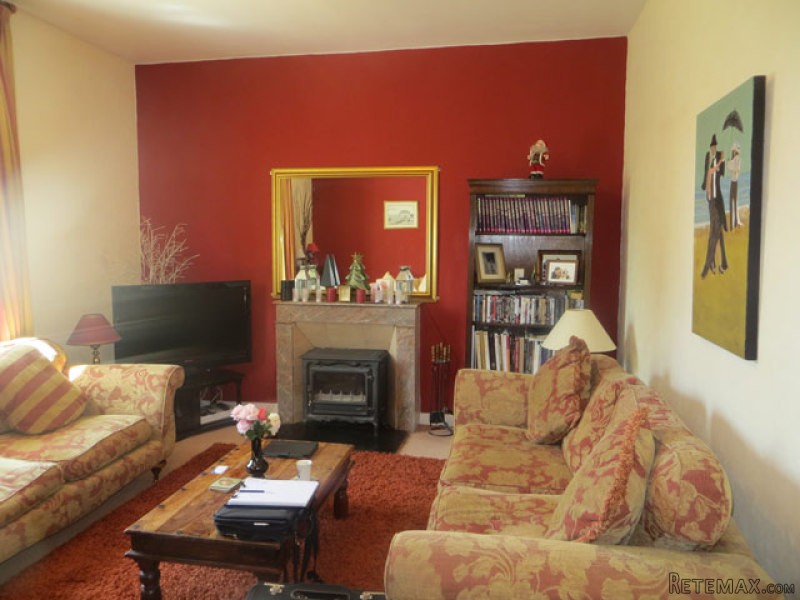 Superb Detached Stone Property With 3.. - 2