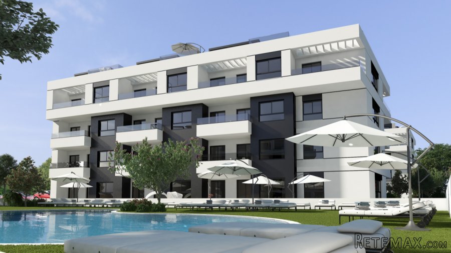 Residencial cerca de los dos clubes de golf más conocidos..