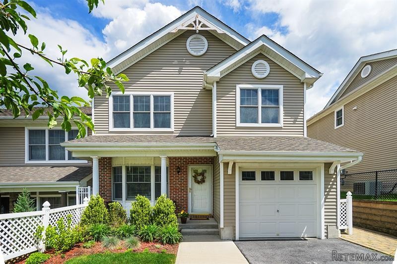 3 bedroom House For Sale: 27 Northwind..