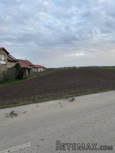 Prodajem gradjevinsko zemljiste-Vrbas - 2