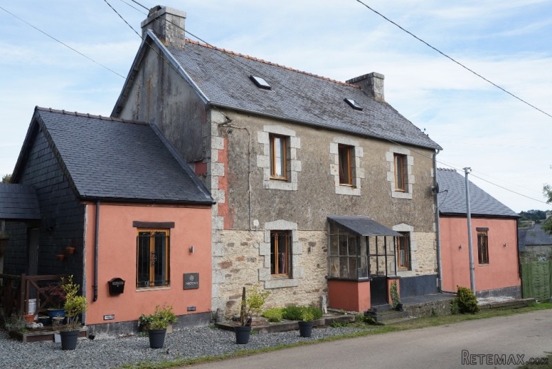 Detached Countryside Property